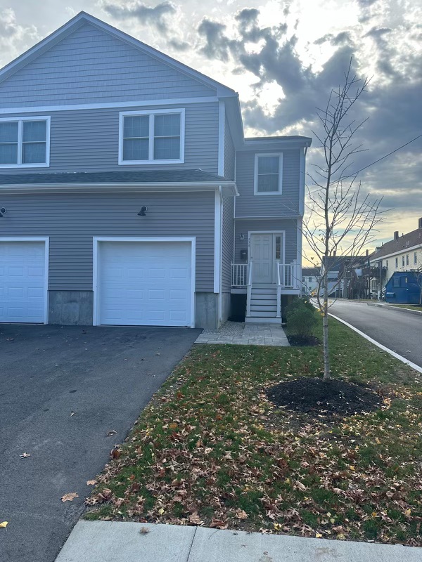 86 Lawrence St- A